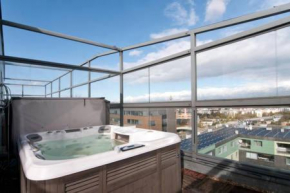 Fantastic apartment with terrace, jacuzzi + garage parking, Wien, Österreich